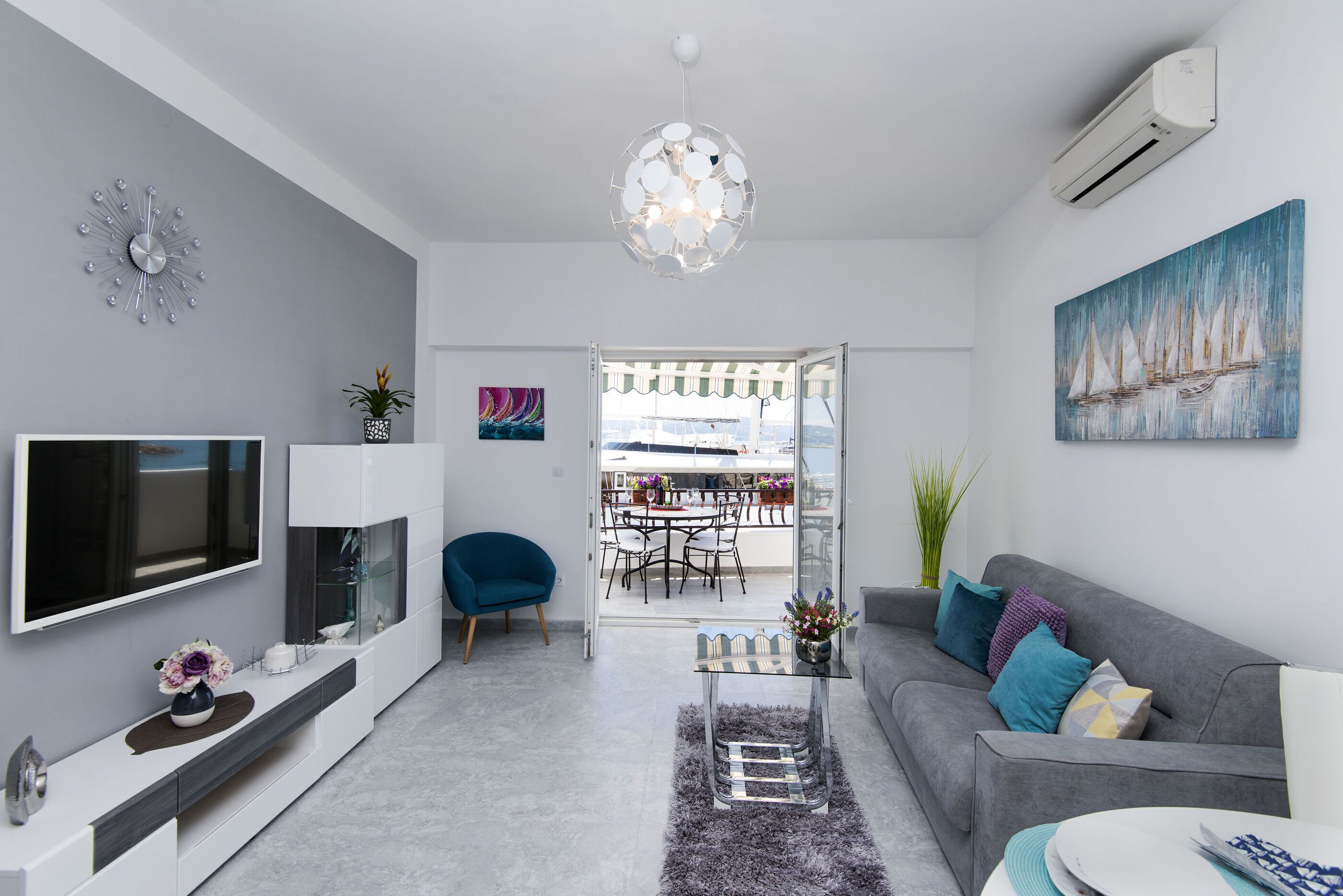 Apartment (A3) | Living room | TV