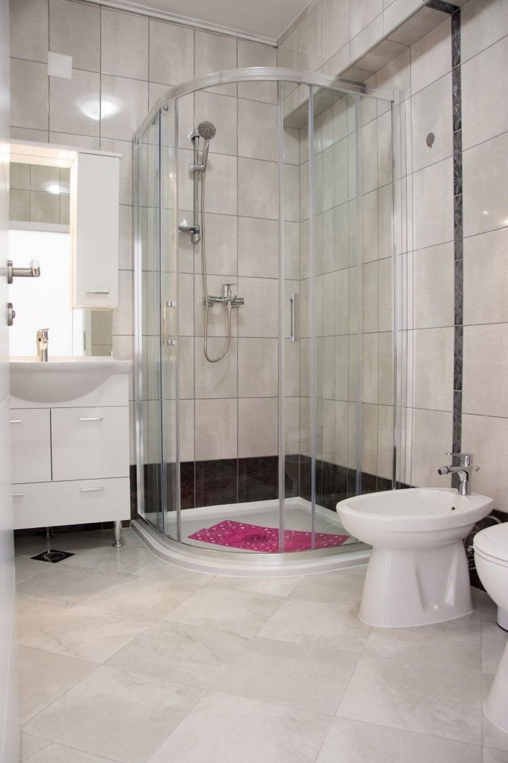 Bathroom | Shower