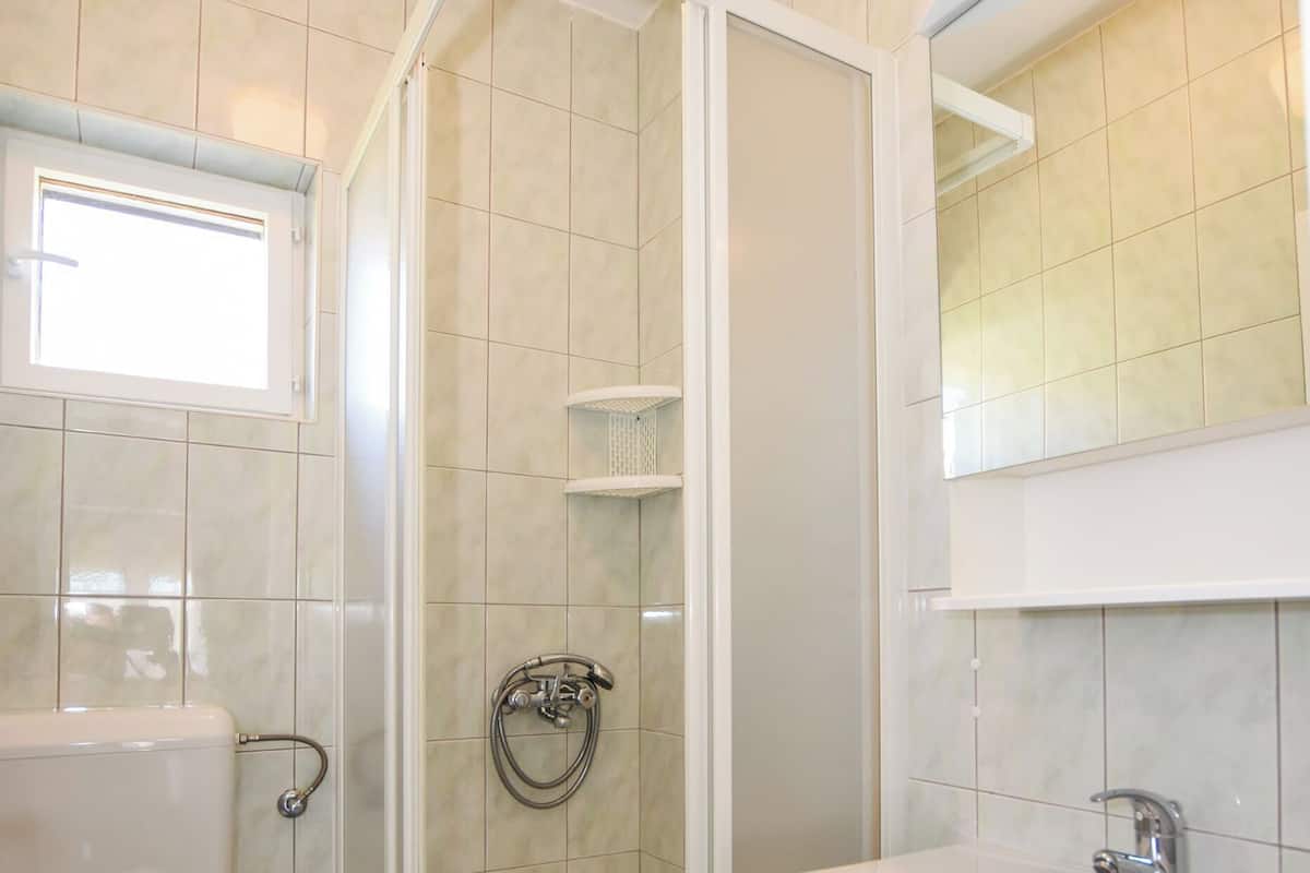 Apartment (A2) | Bilik Mandi | Pancuran mandi 