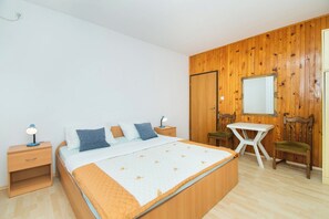 Apartment (A1)