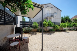 BBQ/picnic Area - Apartments Fila (Vodice)