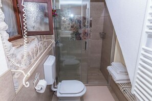 บ้านพัก | ห้องน้ำ | ฝักบัว