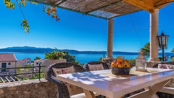 House | Terrace/patio