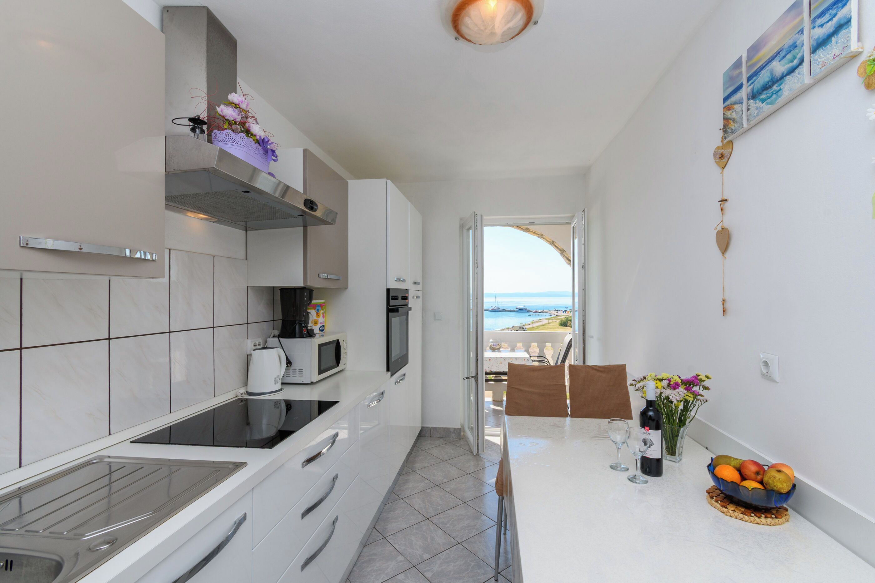 Apartment (A3) | Private kitchen | Fridge, microwave, oven, stovetop