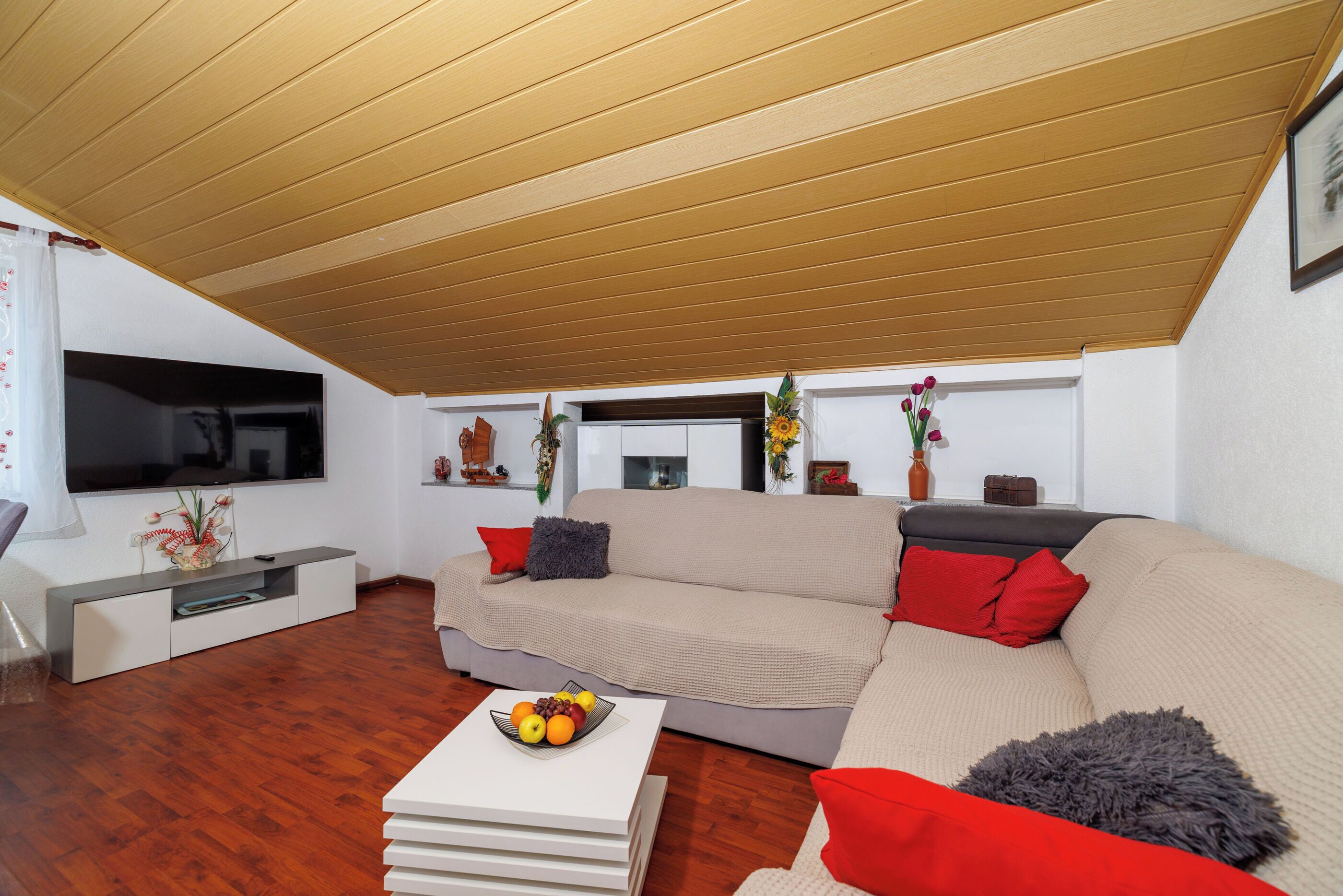 Apartment (A4) | Living room | TV