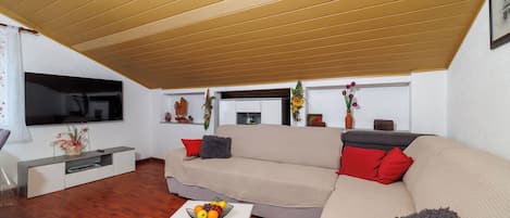 Apartment (A4) | Living room | TV