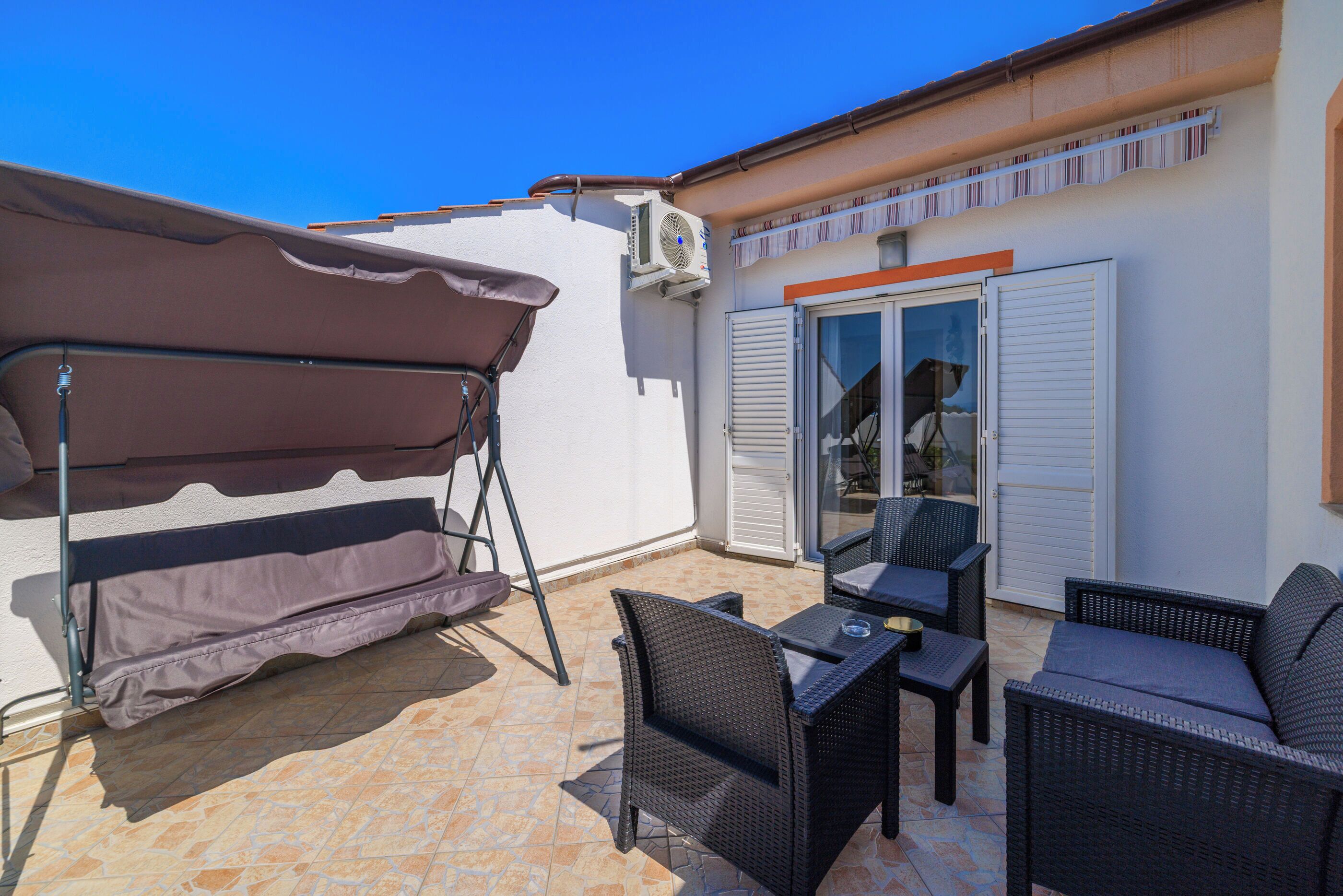 Apartment (A4) | Balkon