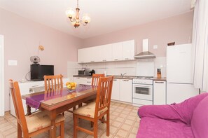 Apartment (A1) | Private kitchen | Fridge, microwave, oven, stovetop - Apartment Danica (Sukosan)