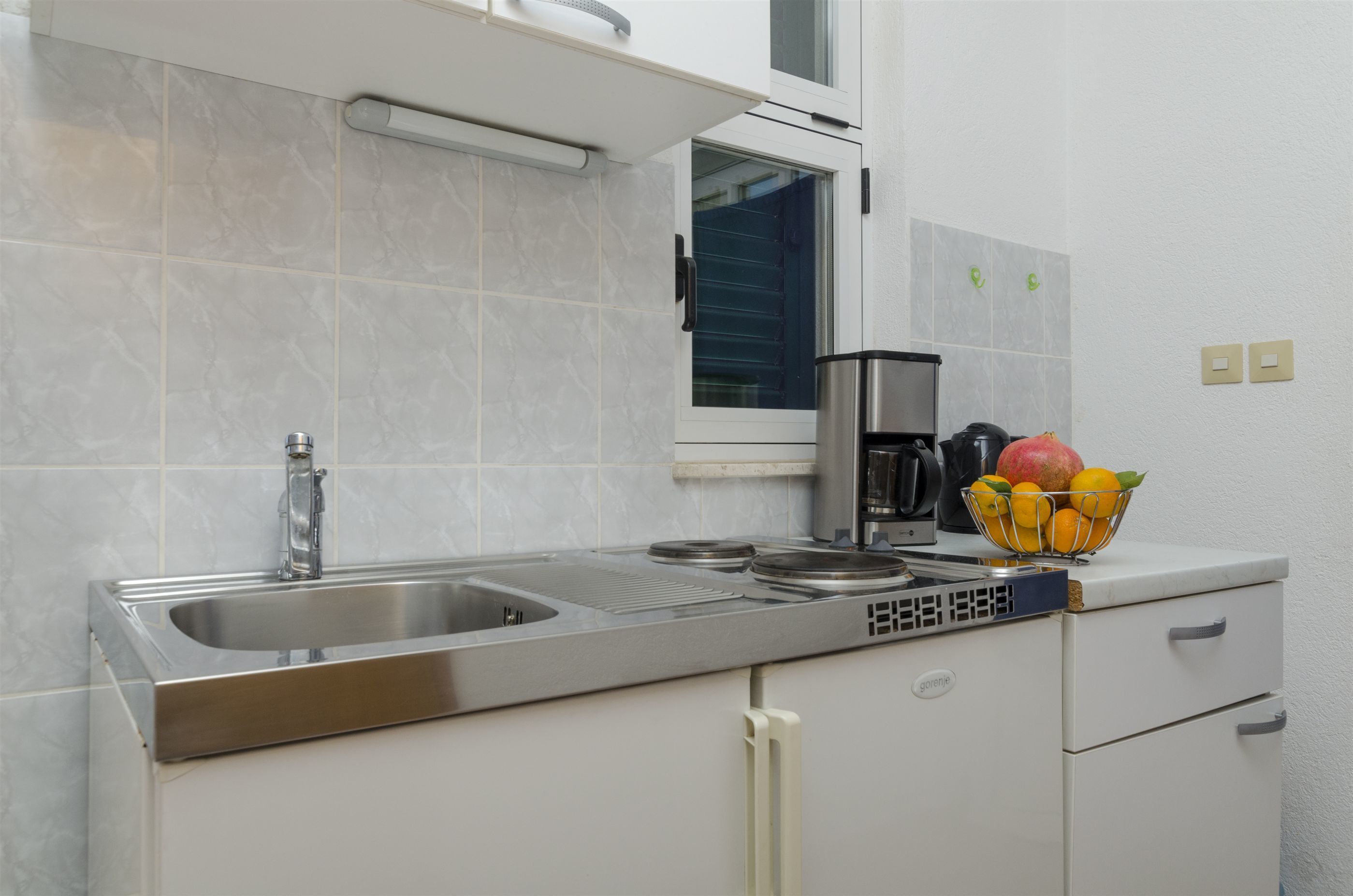 Private kitchen | Fridge, microwave, stovetop, espresso maker