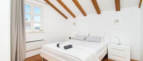 House | Free WiFi, bed sheets