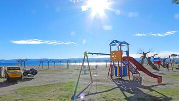 Nær stranden
