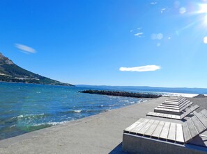 Beach nearby - Apartments Zecic (Omis)