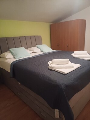 Apartment (A4)