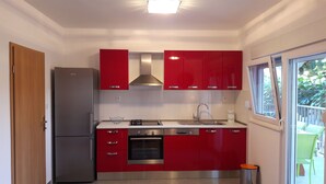 Bếp riêng | Tủ lạnh, bếp nấu, máy rửa bát, dụng cụ nấu nướng/bát dĩa/dao nĩa 