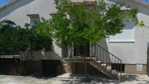 Kiến trúc tòa nhà