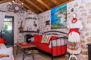 하우스 | 거실 | TV