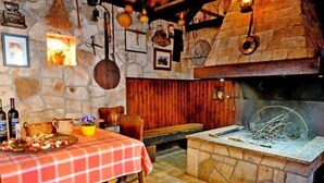 Dining - Apartments Mirko (Seget Vranjica)