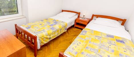 Iron/ironing board, free WiFi