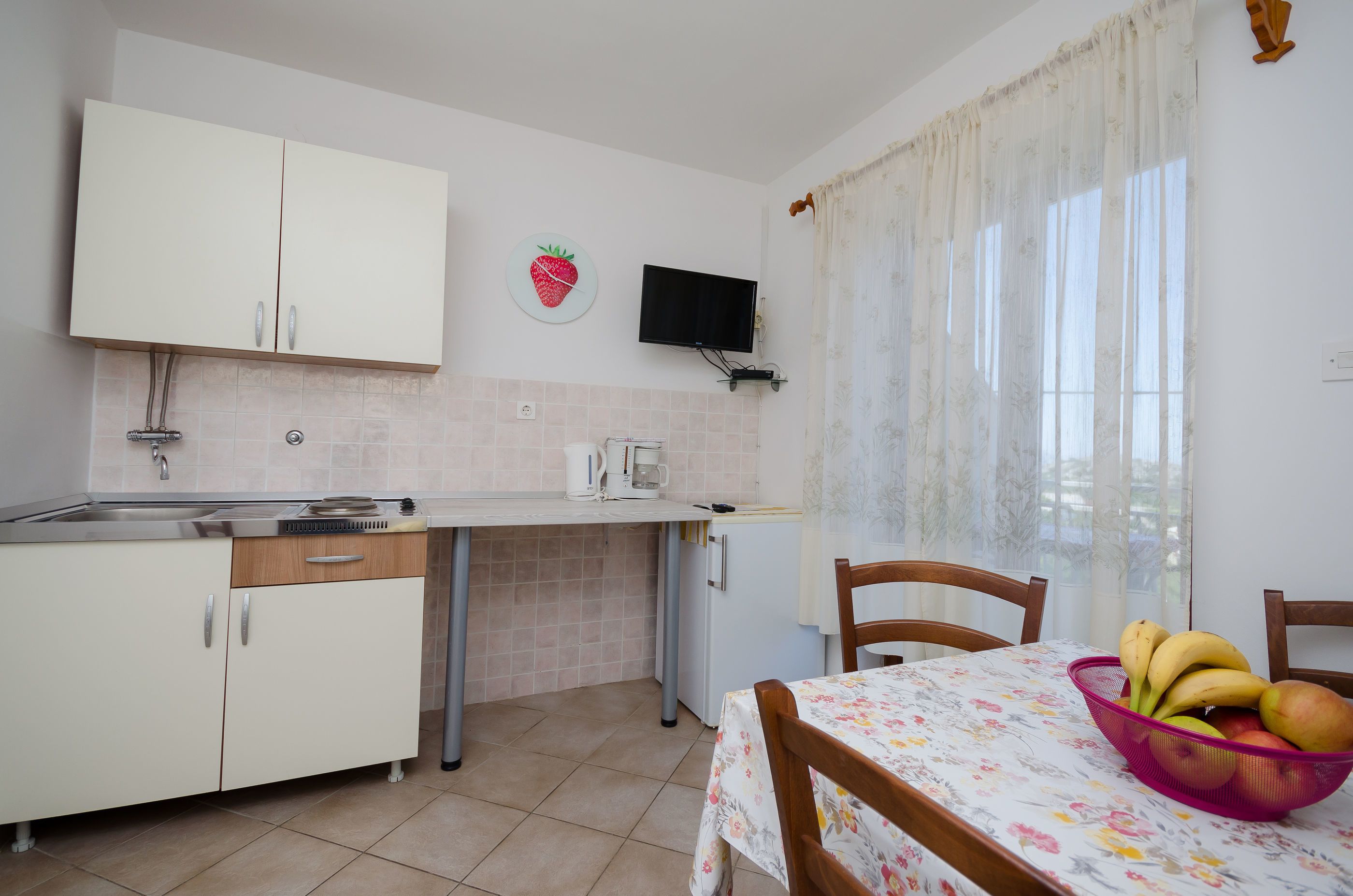 Cucina privata | Frigorifero, piano cottura, macchina per caffè espresso
