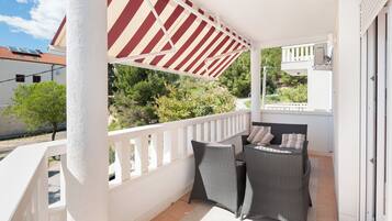 Apartment (A3) | Balkon