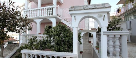 Rakennuksen muotoilu