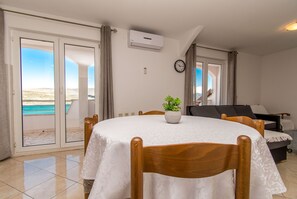 Apartment (A3) | Dining