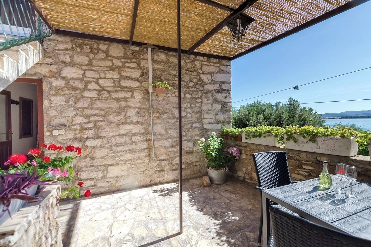 Apartment (A1) | Outdoor dining