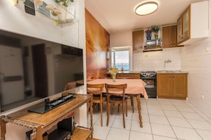Apartment (A2) | Private kitchen | Fridge, microwave, stovetop, espresso maker