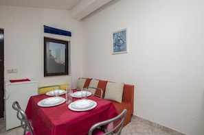 Apartment (A3) | Dining