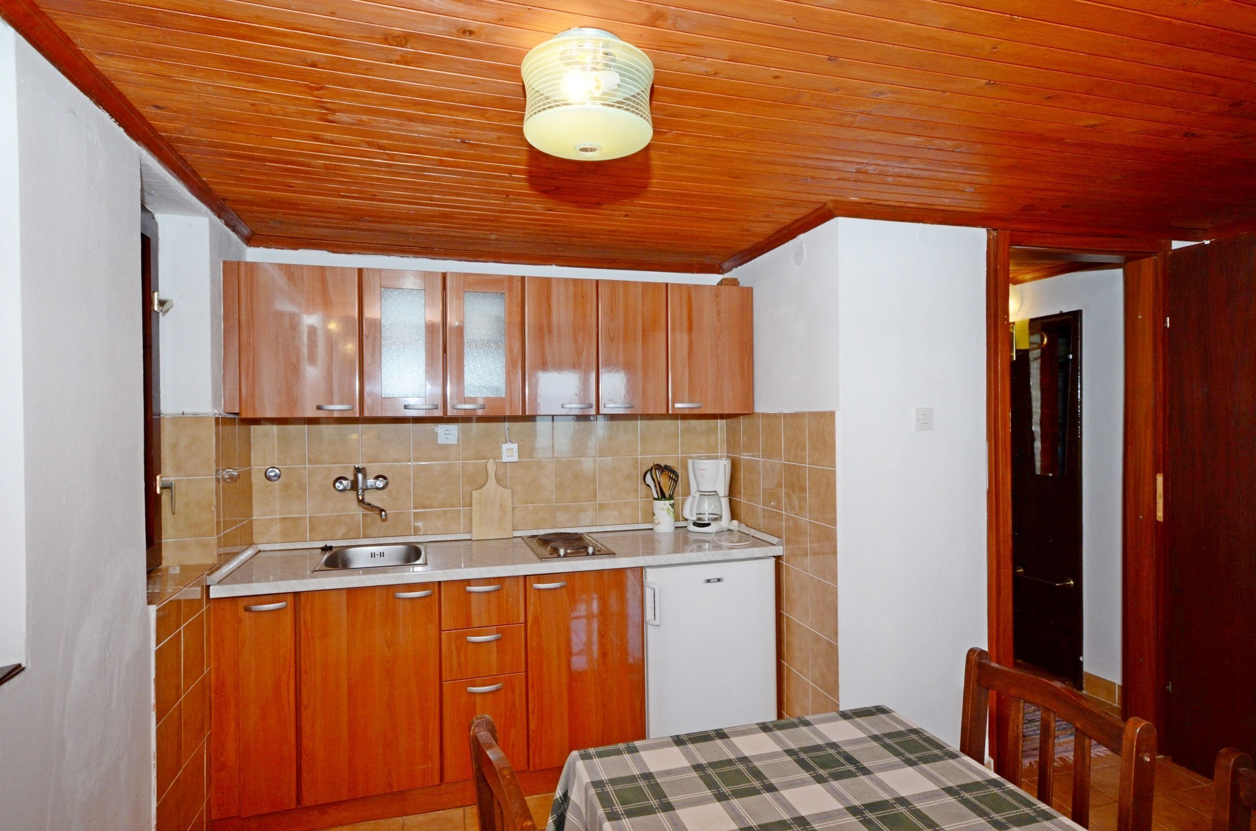 Studio (A2) | Private kitchen | Fridge, oven, stovetop, cookware/dishes/utensils