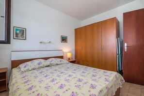 Room - Apartments Ivan (Podgora)