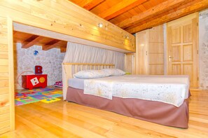 In-room safe, iron/ironing board, free WiFi