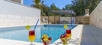 Apartments Villa V