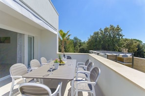 Terrace/patio - Apartments Villa V (Vir)