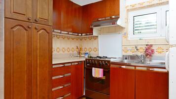 Privat køkken | Køleskab, ovn, kogeplade, espressomaskine