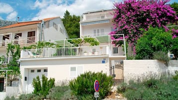 Kiến trúc tòa nhà