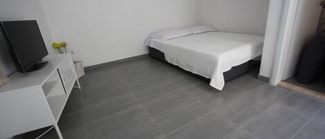 Iron/ironing board, free WiFi