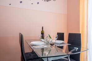 Apartment (A3) | Speisen