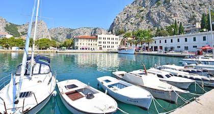 Apartment and Rooms Tatjana