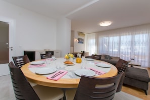 Apartment (A1) | Private kitchen | Fridge, microwave, oven, stovetop - Apartment Marija (Jesenice)