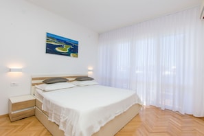 Apartment (A1) | In-room safe, desk, laptop workspace, soundproofing - Apartment Marija (Jesenice)