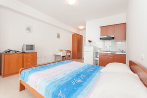 5 chambres, accès au Wi-Fi (inclus)
