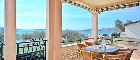 Appartement (A4) | Restauration extérieure