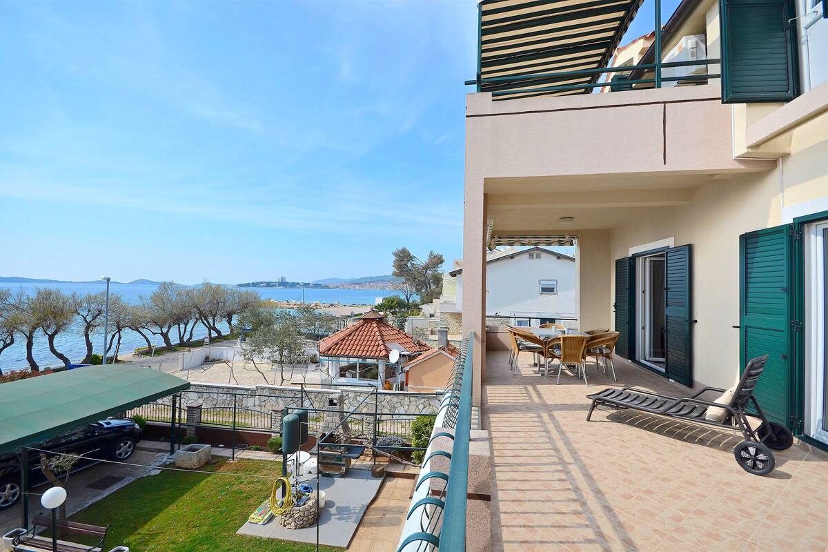 Apartment (A4) | Outdoor dining