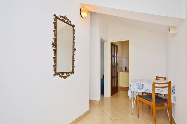 Apartment (A1) | Dining