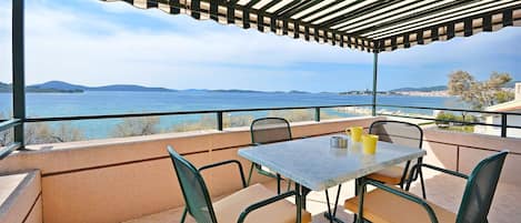 Apartment (A1) | Outdoor dining