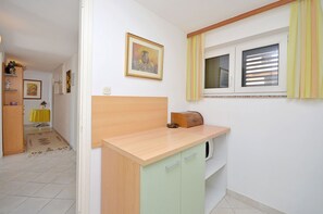 Apartment (A4) | Interior - Apartments Ivan by the sea (Vodice)