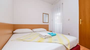 Free WiFi, bed sheets