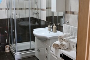Apartment (A1) | Bathroom