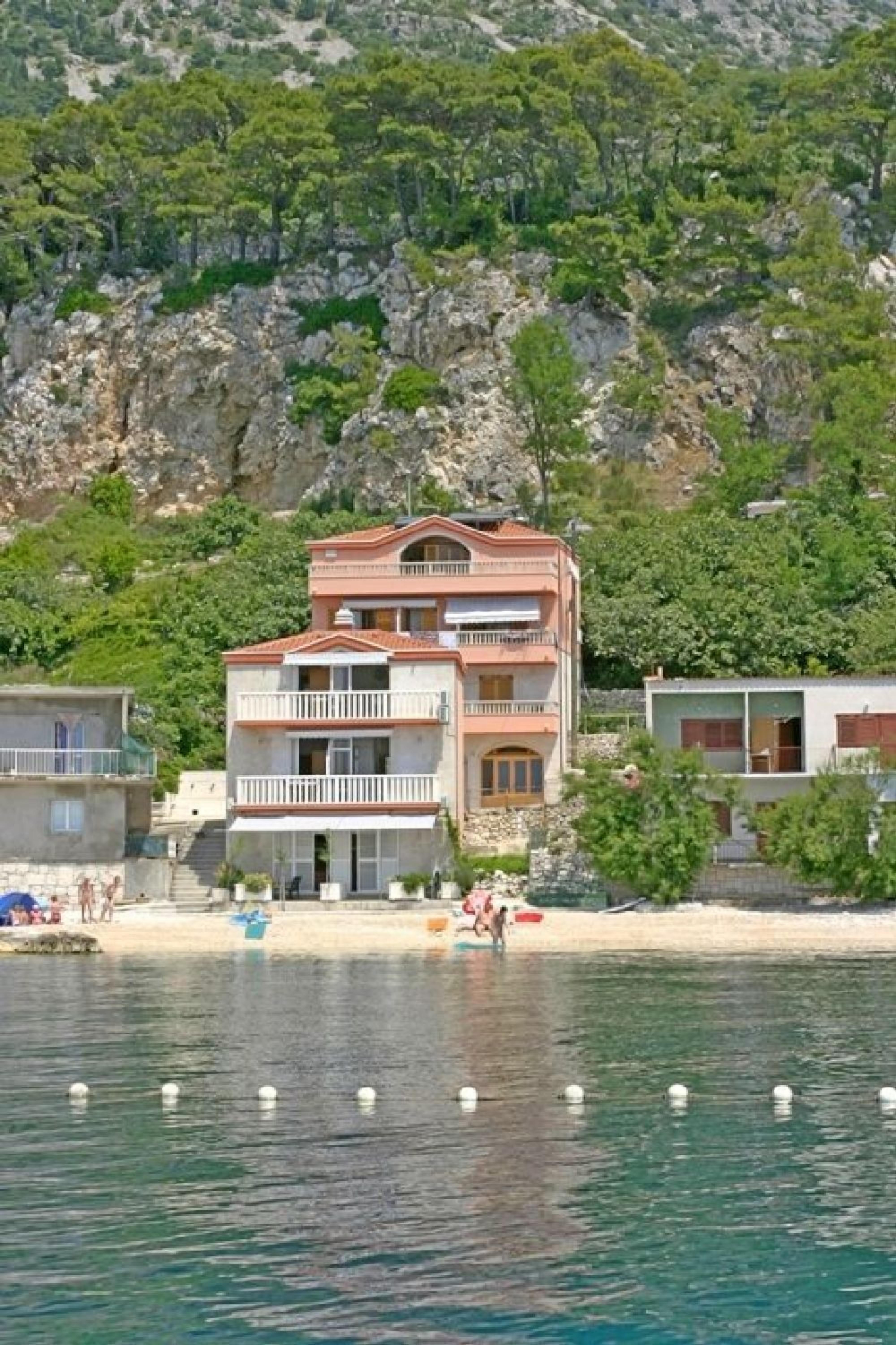 靠近海滩